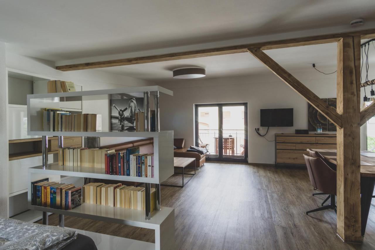 Modernes Loft Vor Den Toren Des Chiemgaus Tacherting Bagian luar foto